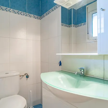 1 Bedroom Beautiful In